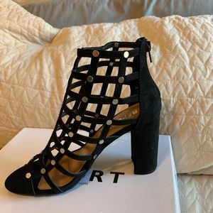 REPORT BLACK STRAP/CAGE HEELED SANDAL